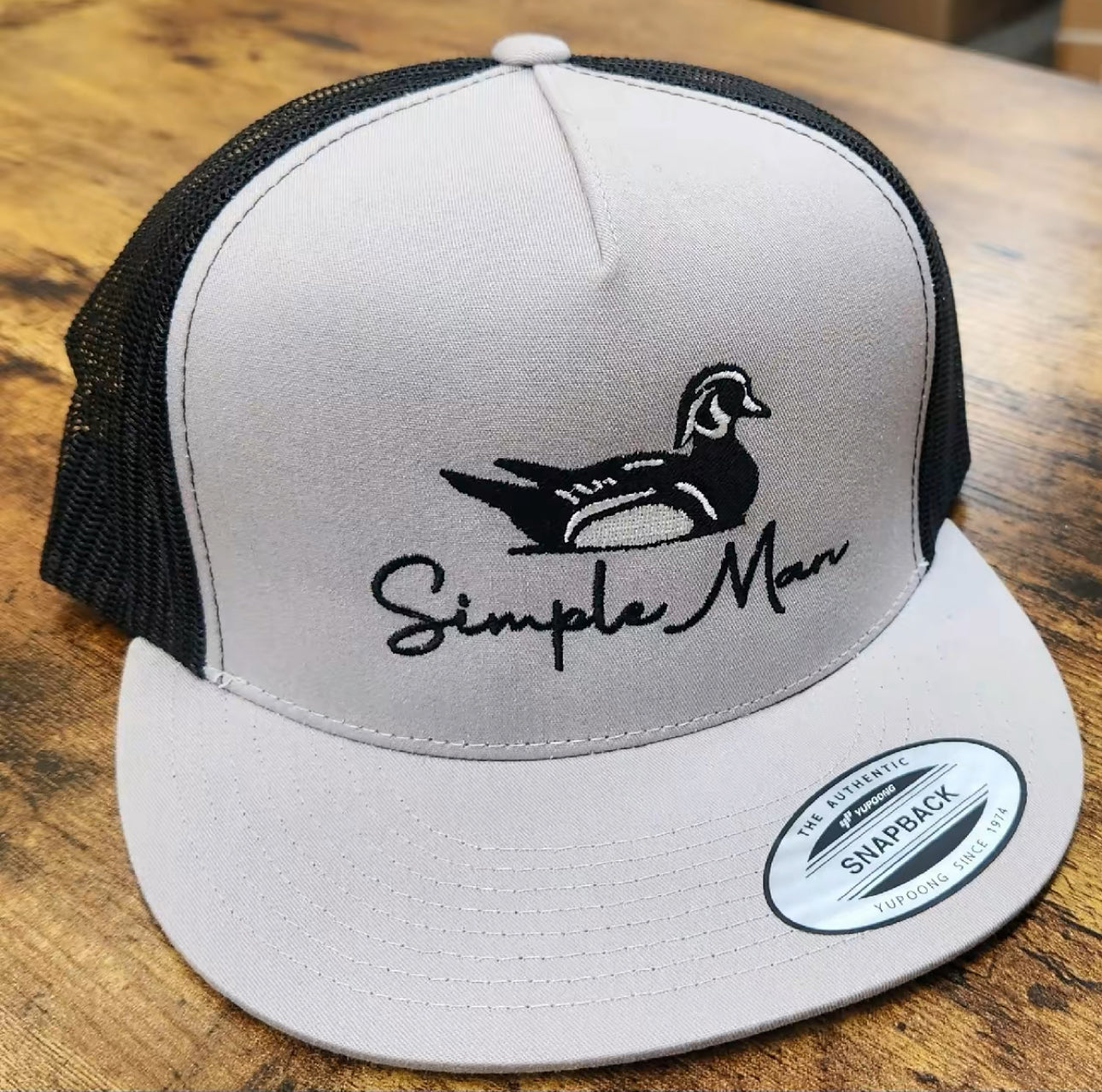 Gorra de camionero Simple Man - pato de madera