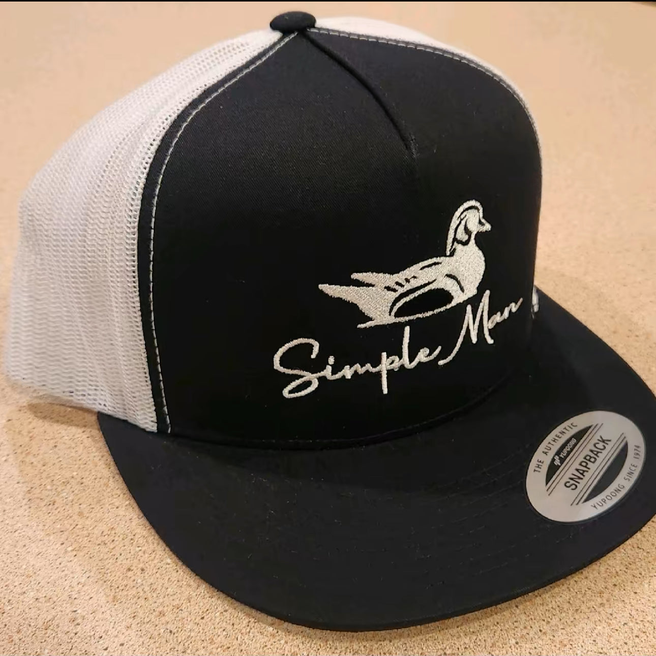 Gorra de camionero Simple Man - pato de madera